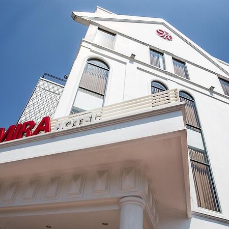 Demira Hotel Surabaja Exteriér fotografie