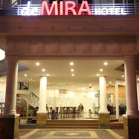 Demira Hotel Surabaja Exteriér fotografie