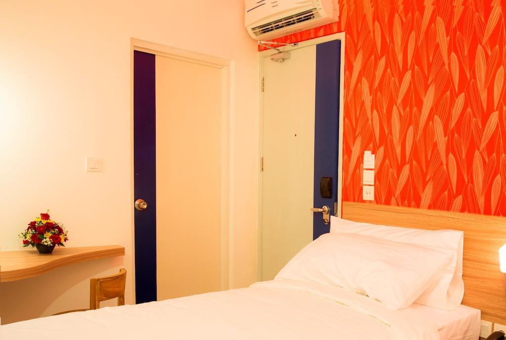 Demira Hotel Surabaja Pokoj fotografie