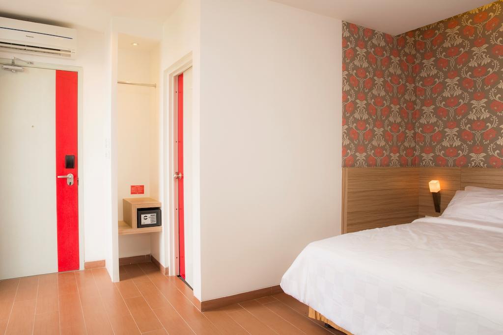 Demira Hotel Surabaja Pokoj fotografie