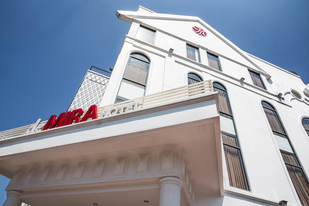 Demira Hotel Surabaja Exteriér fotografie