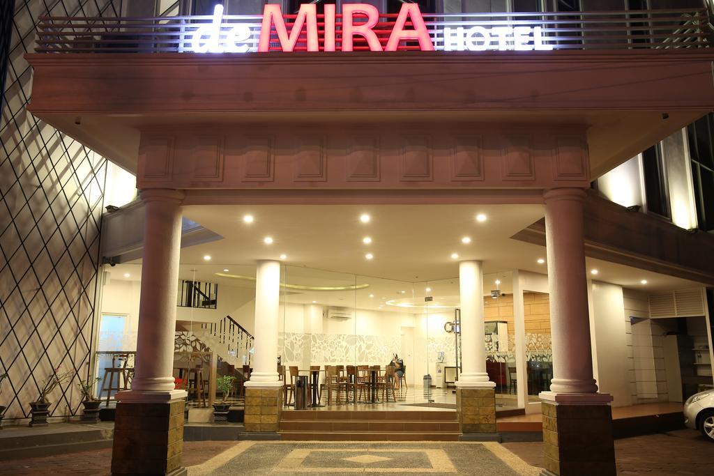 Demira Hotel Surabaja Exteriér fotografie
