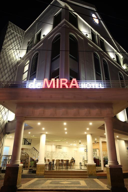 Demira Hotel Surabaja Exteriér fotografie